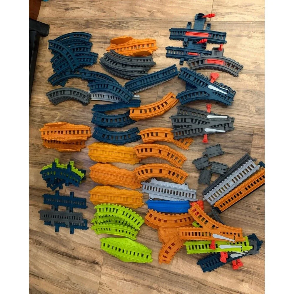 HUGE Mixed Lot of Thomas the Train and friends With Tracks